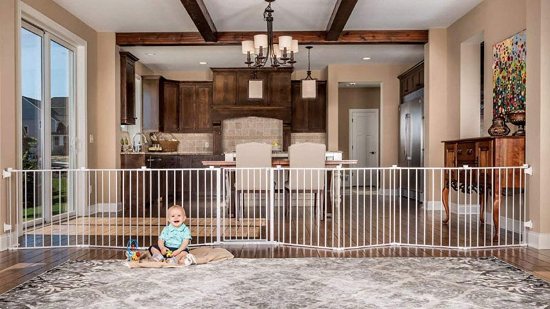 Regalo-Extra-Wide-Retractable-Gate